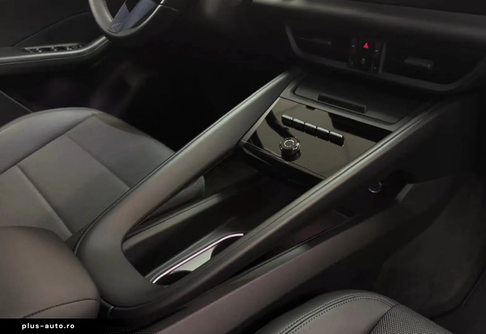 PORSCHE Macan Electric 4