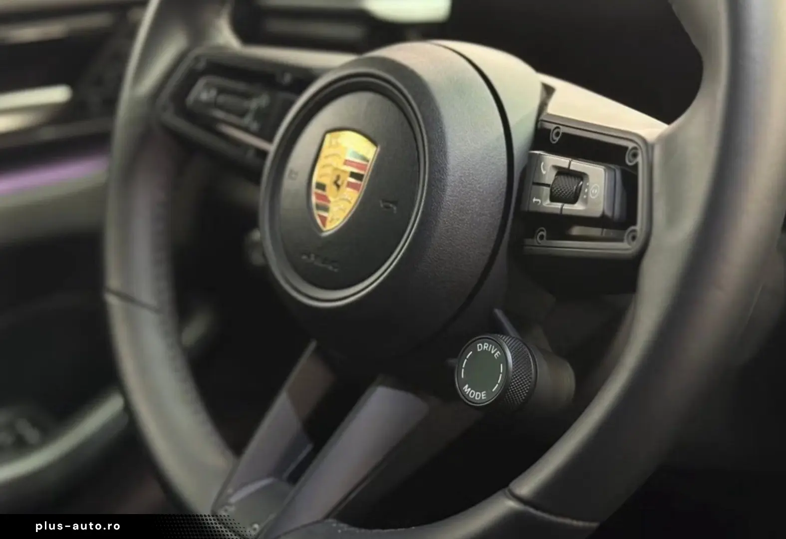 PORSCHE Macan Electric 4