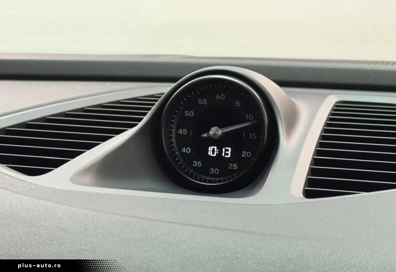 PORSCHE Macan Electric 4