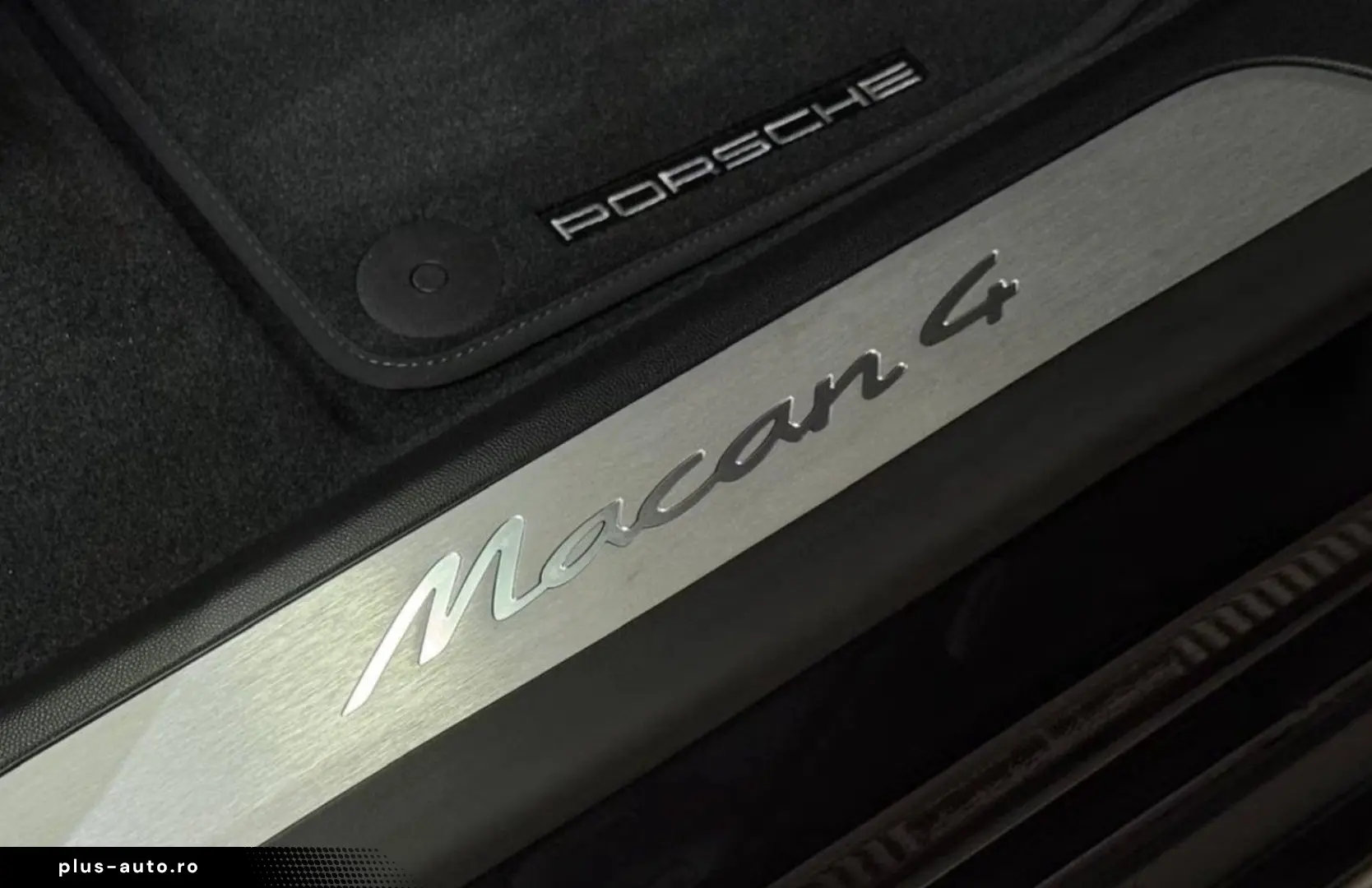 PORSCHE Macan Electric 4