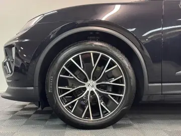 PORSCHE Macan Electric 4