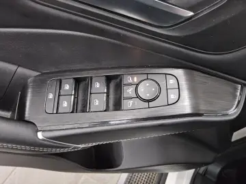 NISSAN Qashqai 1.3 DIG-T N-Connecta Navi LED RFK Shz