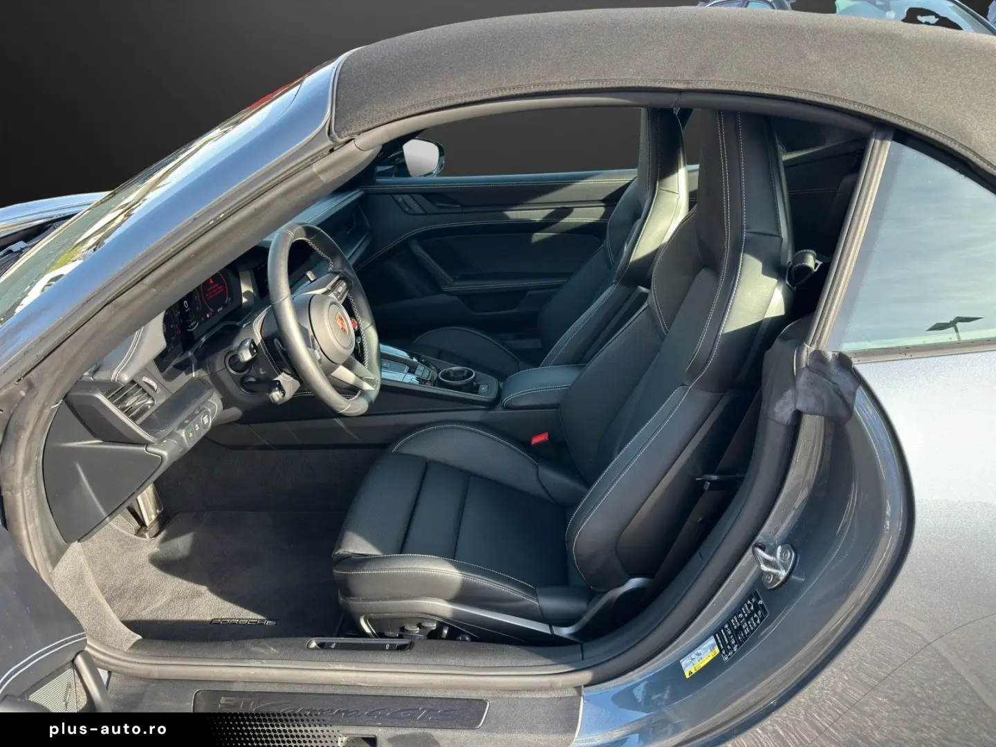 PORSCHE 911 Carrera 4 GTS T-Hybrid Cabriolet