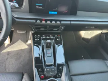 PORSCHE 911 Carrera 4 GTS T-Hybrid Cabriolet