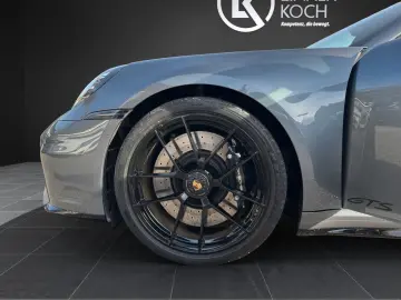 PORSCHE 911 Carrera 4 GTS T-Hybrid Cabriolet