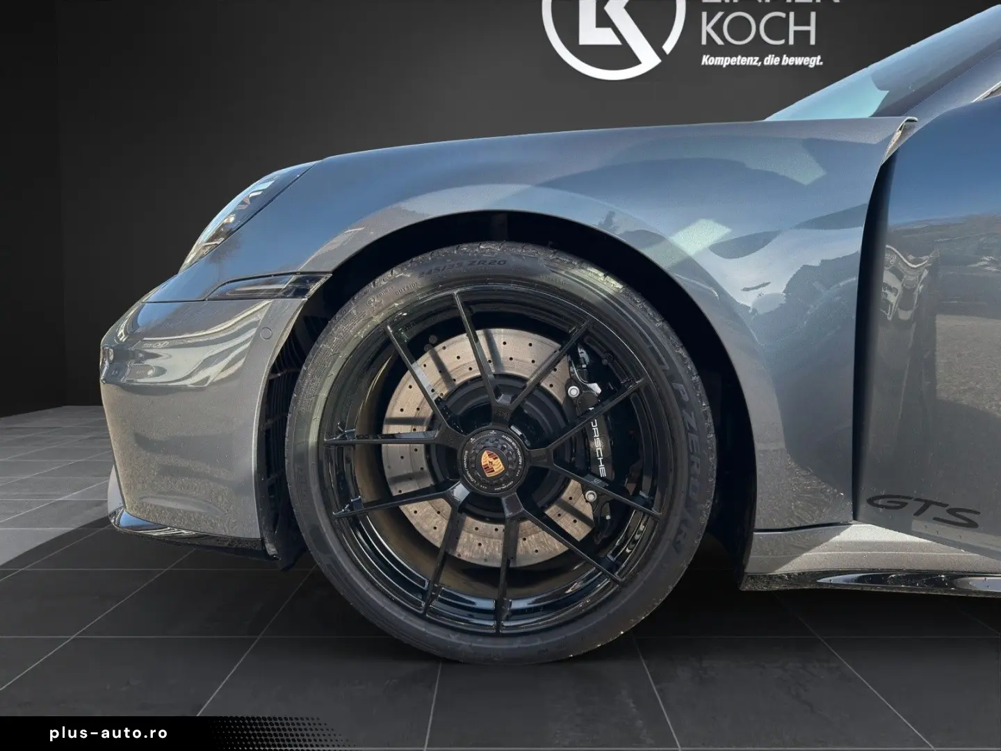 PORSCHE 911 Carrera 4 GTS T-Hybrid Cabriolet