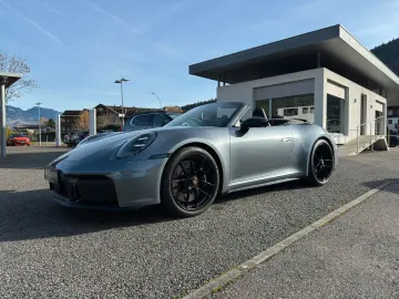 PORSCHE 911 Carrera 4 GTS T-Hybrid Cabriolet