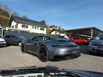 PORSCHE 911 Carrera 4 GTS T-Hybrid Cabriolet