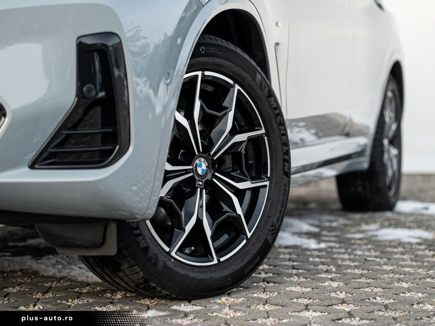 BMW X4 xDrive20d M-Sport AHK PANO ACC Laser HuD KoZg