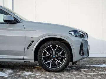 BMW X4 xDrive20d M-Sport AHK PANO ACC Laser HuD KoZg