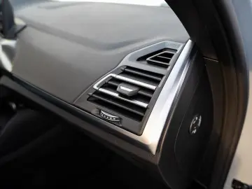 BMW X4 xDrive20d M-Sport AHK PANO ACC Laser HuD KoZg