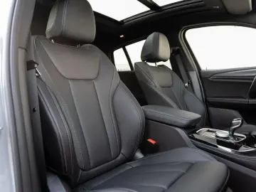 BMW X4 xDrive20d M-Sport AHK PANO ACC Laser HuD KoZg