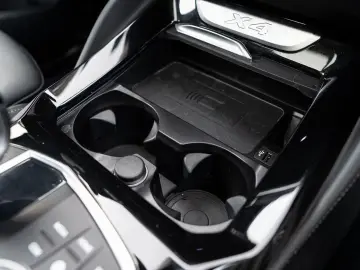 BMW X4 xDrive20d M-Sport AHK PANO ACC Laser HuD KoZg