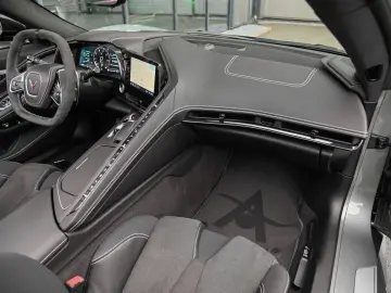 CORVETTE C8 Stingray 6.2 V8 Cabrio 3LT  Competition Sitze