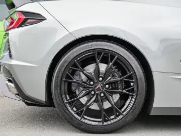 CORVETTE C8 Stingray 6.2 V8 Cabrio 3LT  Competition Sitze