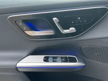 MERCEDES-BENZ GLC 200 4M AMG  LED NIGHT MEMORY