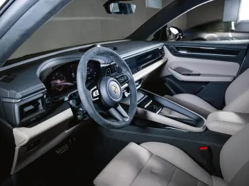 PORSCHE Macan 4S Electric Sport Chrono BOSE Offroad