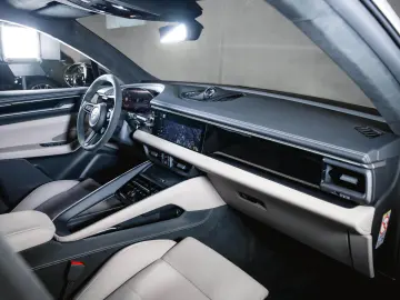 PORSCHE Macan 4S Electric Sport Chrono BOSE Offroad