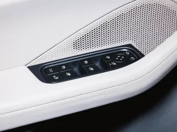 PORSCHE Macan 4S Electric Sport Chrono BOSE Offroad