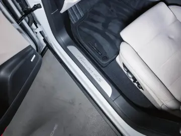 PORSCHE Macan 4S Electric Sport Chrono BOSE Offroad