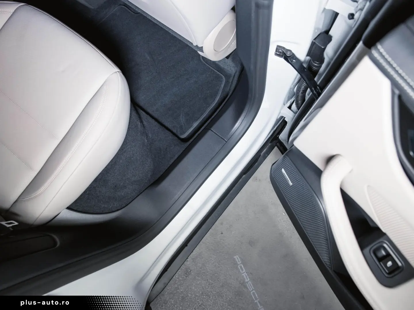 PORSCHE Macan 4S Electric Sport Chrono BOSE Offroad