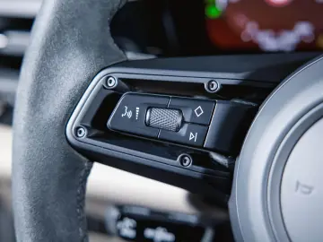 PORSCHE Macan 4S Electric Sport Chrono BOSE Offroad