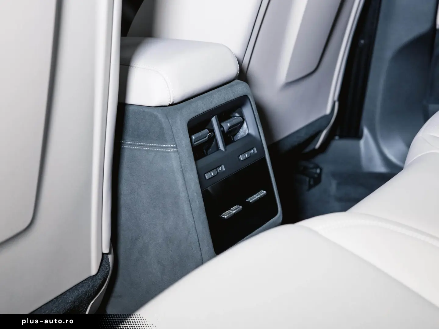 PORSCHE Macan 4S Electric Sport Chrono BOSE Offroad