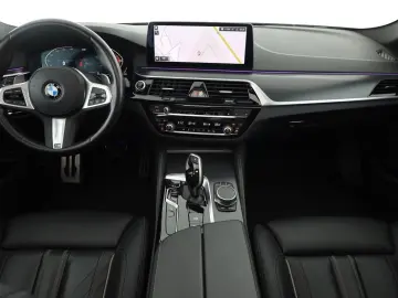 BMW 520d xDrive M Sport Aut. Laser ACC Navi Kamera