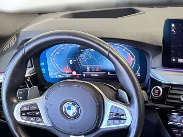 BMW 520dLim. M Sport Laser ACC Kamera AHK HUD Leder