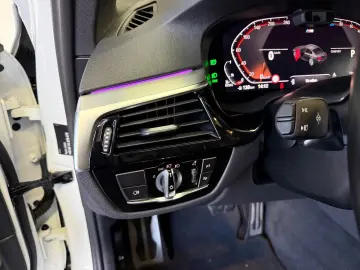 BMW 520dLim. M Sport Laser ACC Kamera AHK HUD Leder