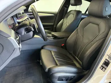 BMW 520dLim. M Sport Laser ACC Kamera AHK HUD Leder