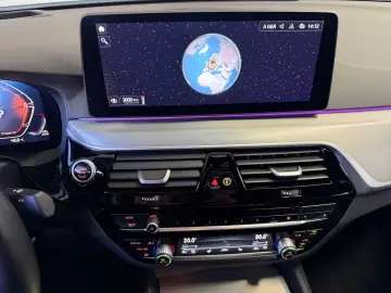 BMW 520dLim. M Sport Laser ACC Kamera AHK HUD Leder