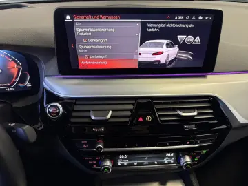 BMW 520dLim. M Sport Laser ACC Kamera AHK HUD Leder