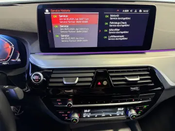 BMW 520dLim. M Sport Laser ACC Kamera AHK HUD Leder