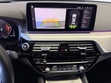 BMW 520dLim. M Sport Laser ACC Kamera AHK HUD Leder