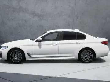 BMW 530i    M-Sport ACC Laser SpurAss HUD Navi RFK