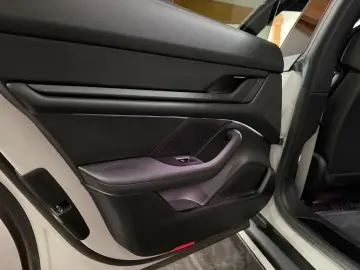 PORSCHE Taycan Kreide Beifahrer Display Perf. Battery