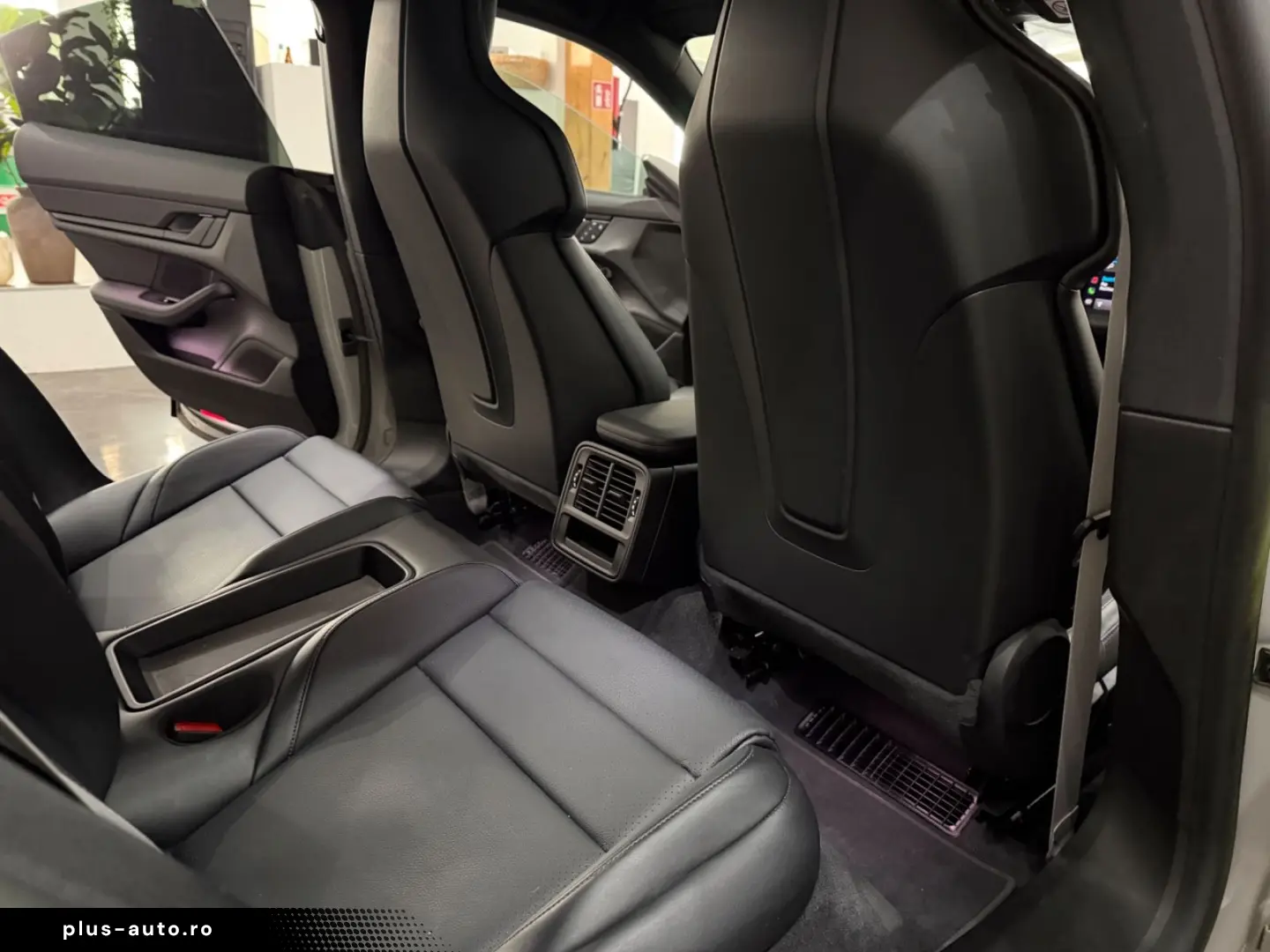 PORSCHE Taycan Kreide Beifahrer Display Perf. Battery