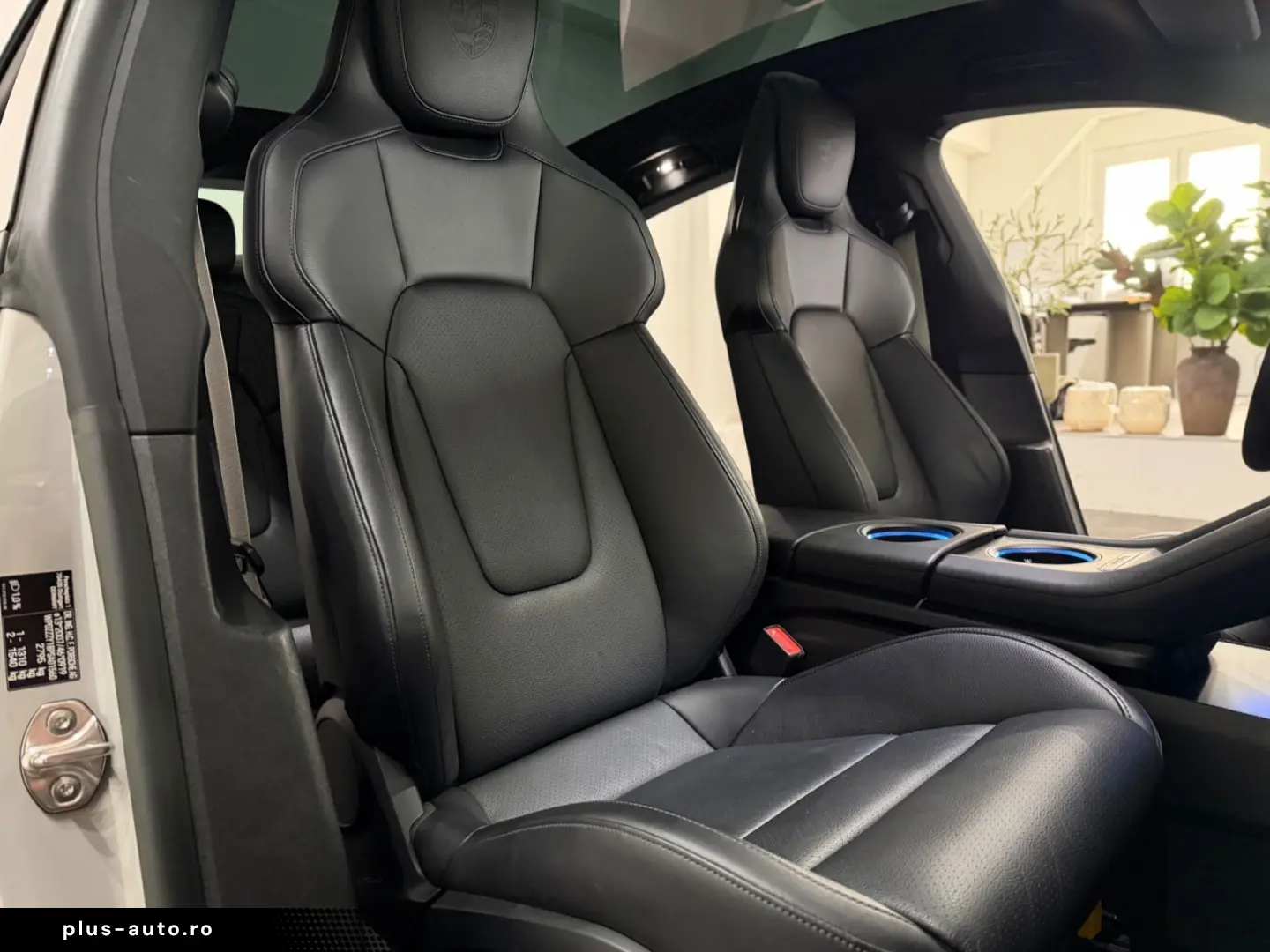 PORSCHE Taycan Kreide Beifahrer Display Perf. Battery