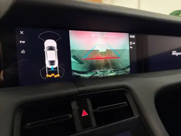 PORSCHE Taycan Kreide Beifahrer Display Perf. Battery