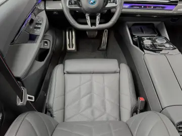 BMW 550e Lim. xDrive M Sport Pro Pano B&W 360  HUD