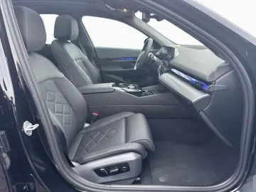 BMW 550e xDrive PANO ALED HK KlimaSitze Memory 19