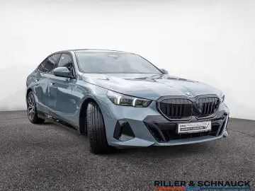 BMW 520i M-Sport Pro NAVI ACC HUD SITZBELÜFTUNG PANO