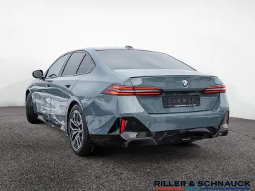 BMW 520i M-Sport Pro NAVI ACC HUD SITZBELÜFTUNG PANO