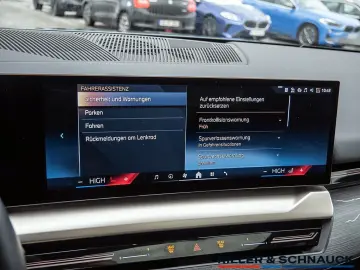 BMW 520i M-Sport Pro NAVI ACC HUD SITZBELÜFTUNG PANO