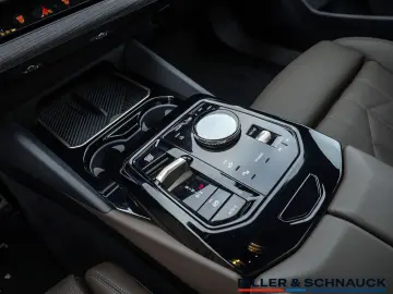 BMW 520i M-Sport Pro NAVI ACC HUD SITZBELÜFTUNG PANO