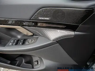 BMW 520i M-Sport Pro NAVI ACC HUD SITZBELÜFTUNG PANO