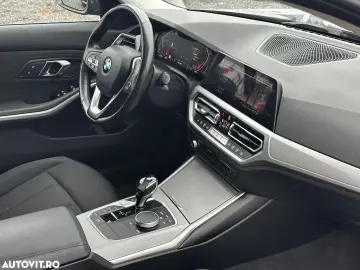 BMW Seria 3 320i xDrive Aut