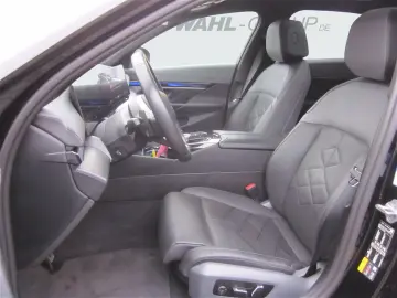 BMW 550e xDrive M SPORT LC PROF LEDER PANO ALARM  HI