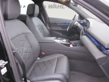 BMW 550e xDrive M SPORT LC PROF LEDER PANO ALARM  HI